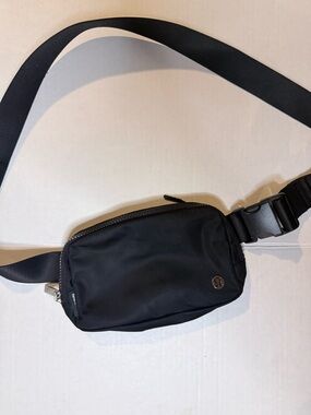 lululemon athletica Black Compact Crossbody Sling Bag